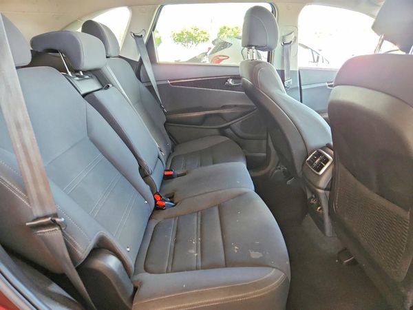 2017 KIA SORENTO L, LX