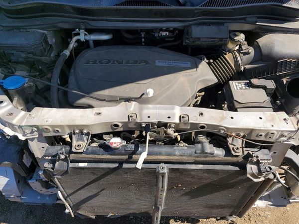 2016 HONDA PILOT EXL-N — Engine bay