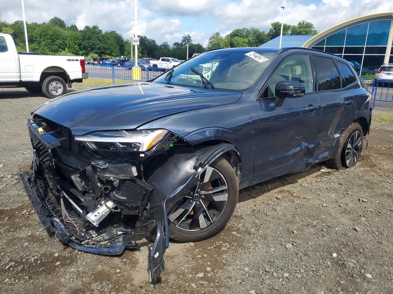 2026 VOLVO XC60 Plus Dark