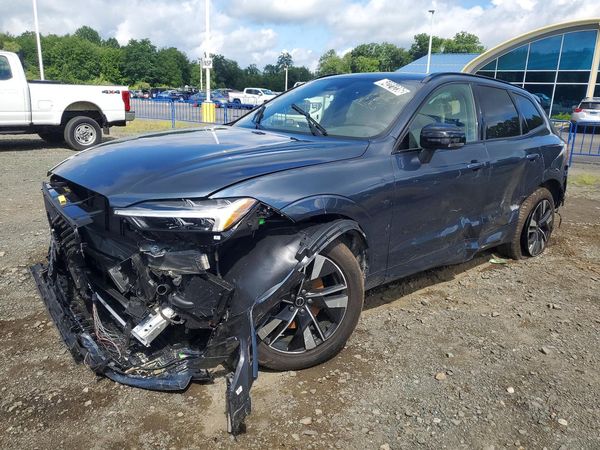 2026 VOLVO XC60 Plus Dark