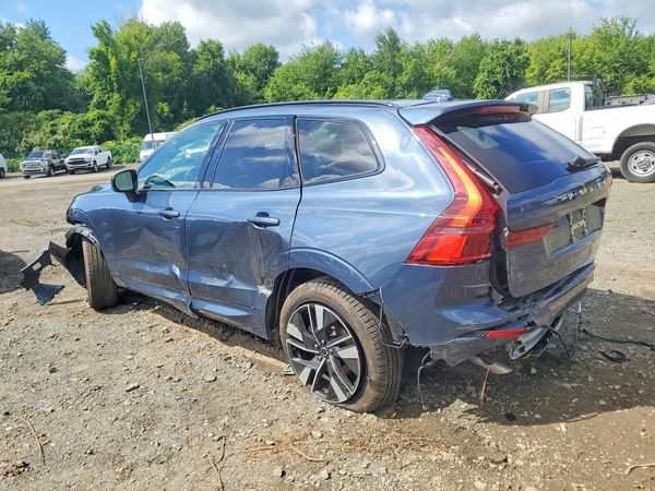 2026 VOLVO XC60 Plus Dark