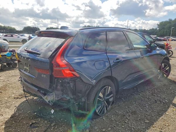 2026 VOLVO XC60 Plus Dark