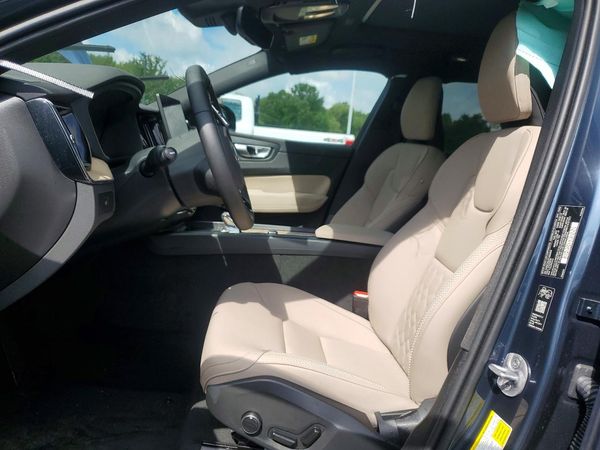 2026 VOLVO XC60 Plus Dark