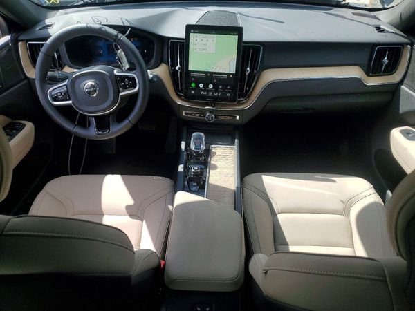 2026 VOLVO XC60 Plus Dark