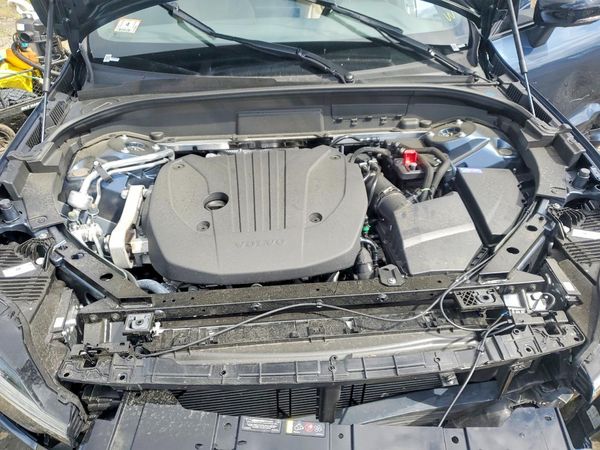 2026 VOLVO XC60 Plus Dark