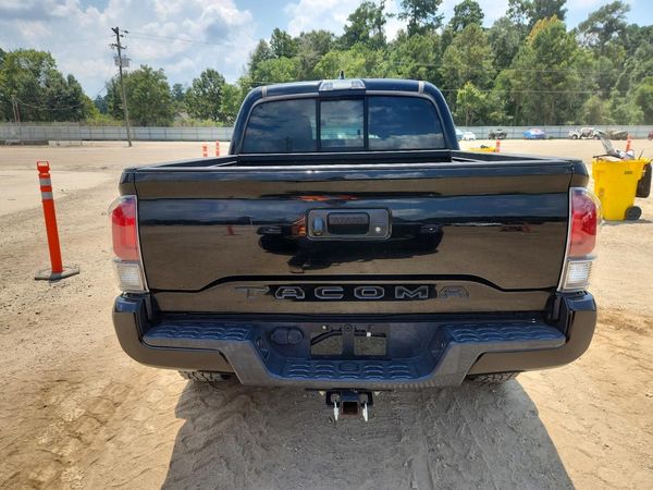 2017 TOYOTA TACOMA SR/SR5