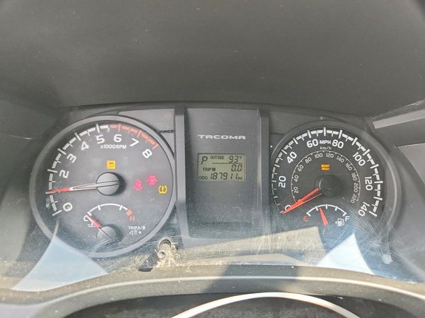 2017 TOYOTA TACOMA SR/SR5