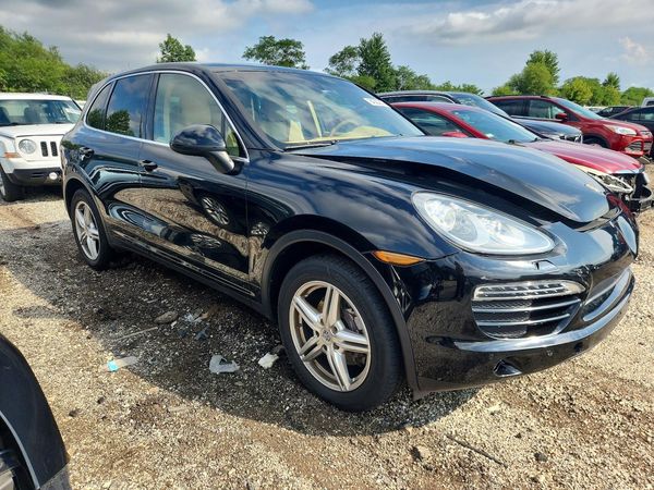 2014 PORSCHE CAYENNE
