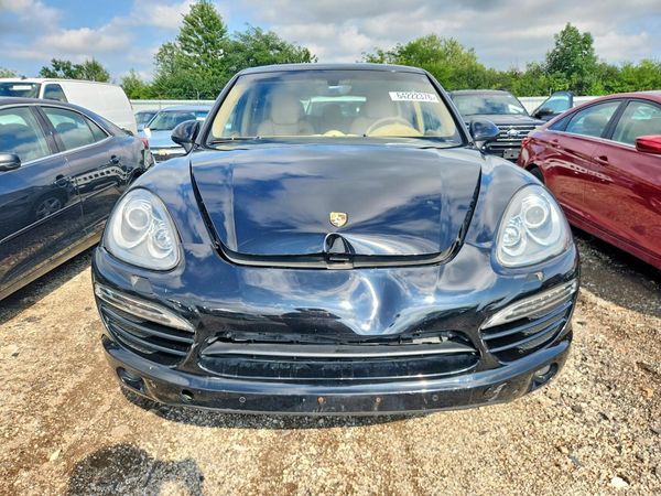 2014 PORSCHE CAYENNE