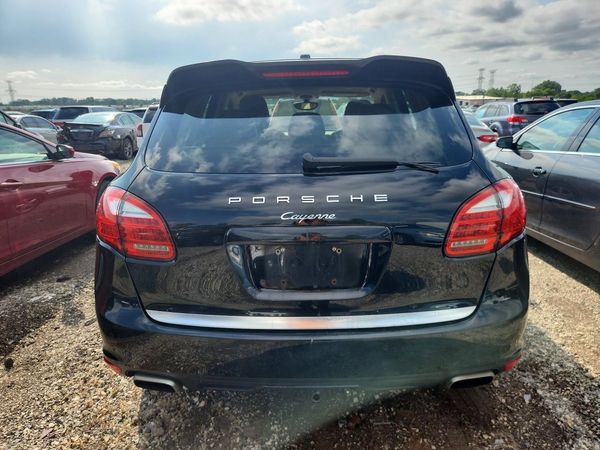 2014 PORSCHE CAYENNE