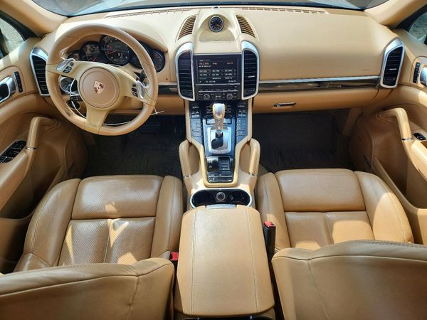 2014 PORSCHE CAYENNE