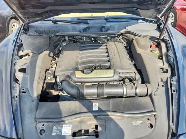 2014 PORSCHE CAYENNE