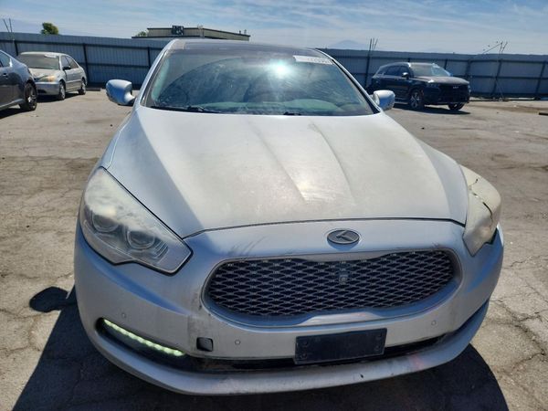 2016 KIA K900 Premium
