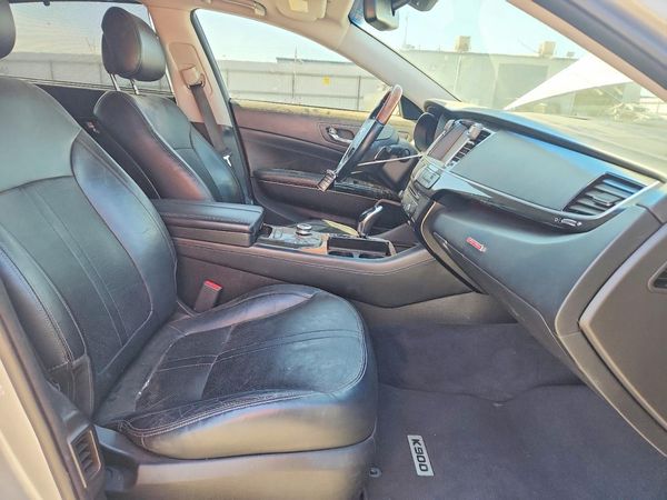 2016 KIA K900 Premium