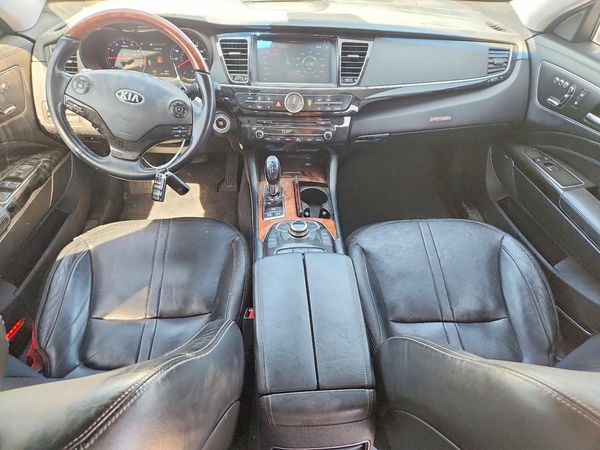 2016 KIA K900 Premium
