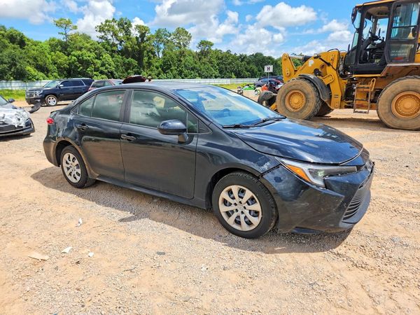 2024 TOYOTA COROLLA — Passenger 3/4