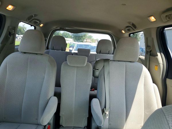 2013 TOYOTA SIENNA