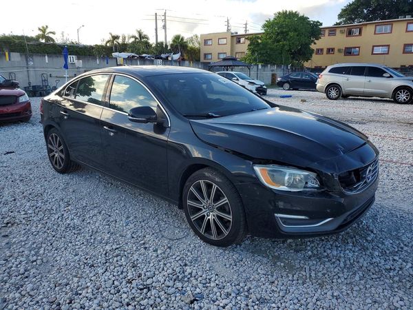 2017 VOLVO S60