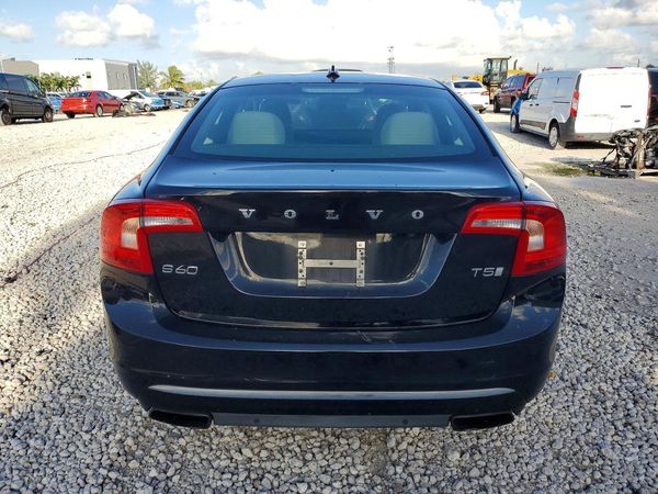 2017 VOLVO S60
