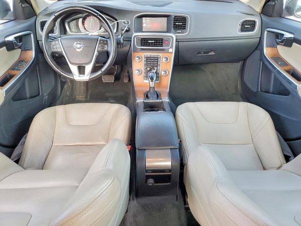 2017 VOLVO S60