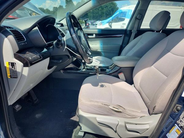 2014 KIA SORENTO Base/ LX