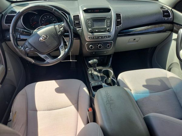 2014 KIA SORENTO Base/ LX