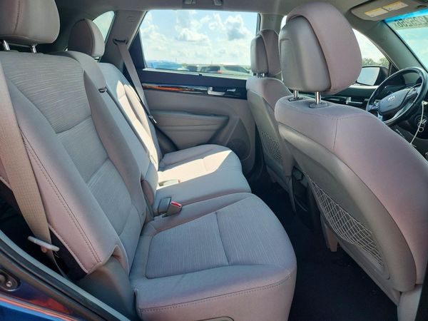 2014 KIA SORENTO Base/ LX