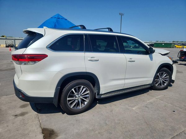 2017 TOYOTA HIGHLANDER SE/XLE