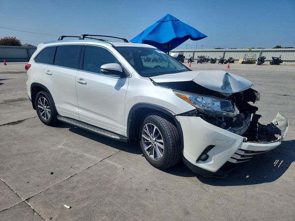 2017 TOYOTA HIGHLANDER SE/XLE