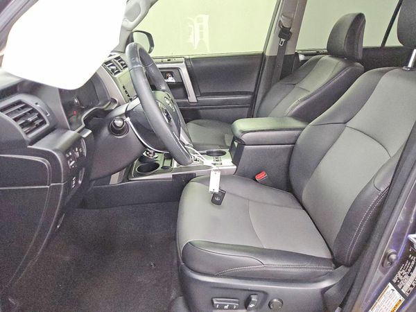 2021 TOYOTA 4RUNNER SRS Prem — DENT