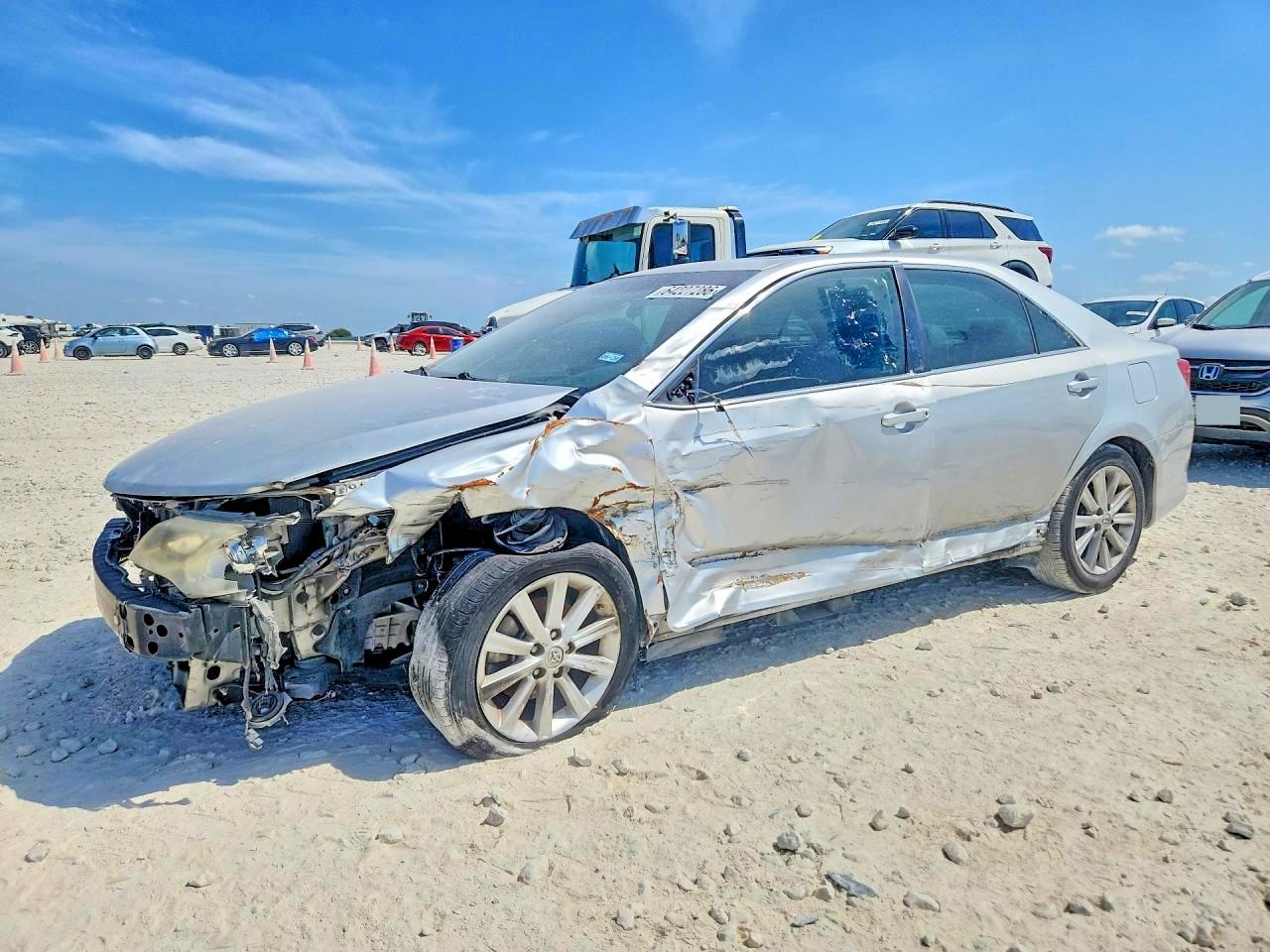 2014 TOYOTA CAMRY