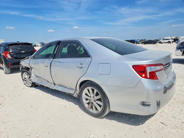 2014 TOYOTA CAMRY