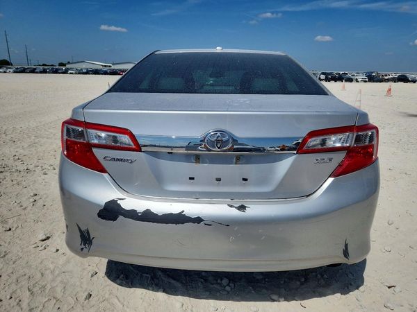 2014 TOYOTA CAMRY