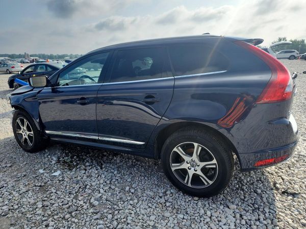 2015 VOLVO XC60 Premier (non R design)