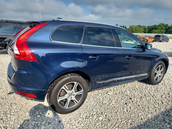 2015 VOLVO XC60 Premier (non R design)