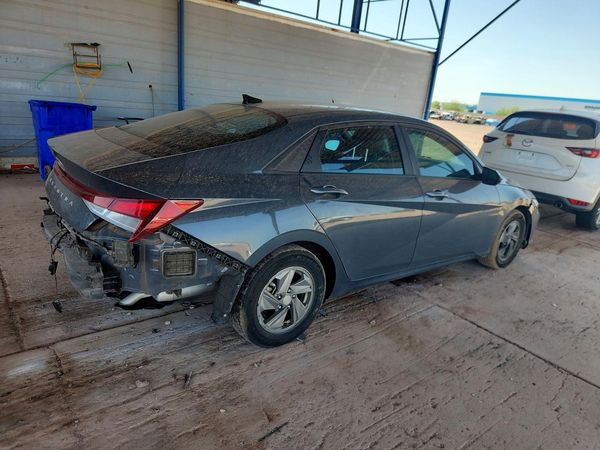 2024 HYUNDAI ELANTRA SE