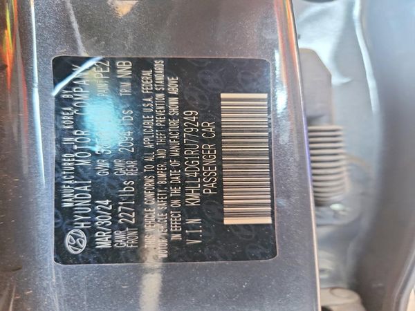 2024 HYUNDAI ELANTRA SE