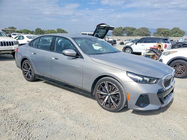2024 BMW 530