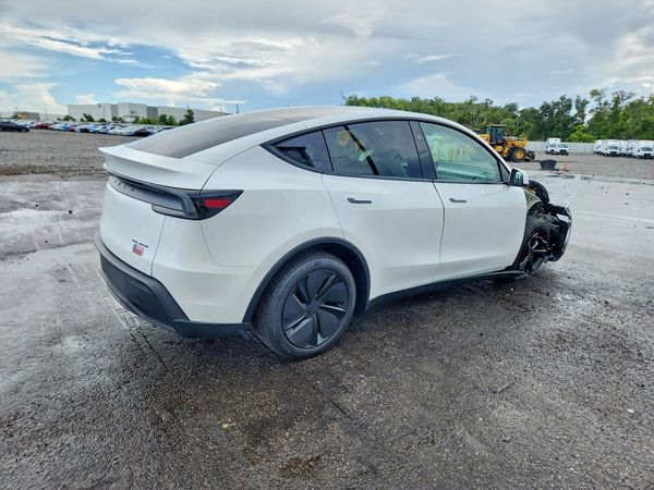 2026 TESLA MODEL Y