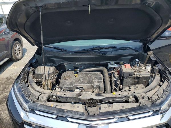 2025 CHEVROLET EQUINOX 1LT — Engine bay