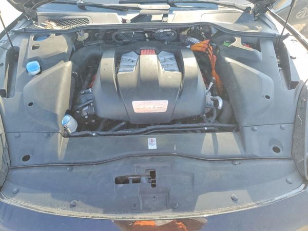 2016 PORSCHE CAYENNE E-Hybrid