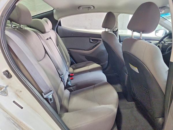 2015 HYUNDAI ELANTRA GLS(Middle)