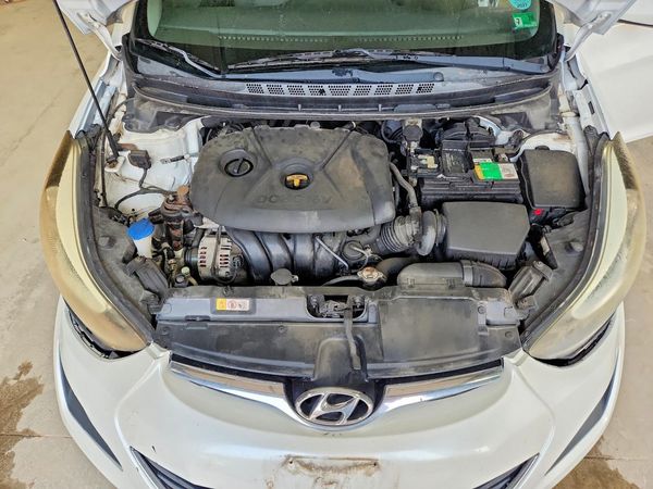 2015 HYUNDAI ELANTRA GLS(Middle)
