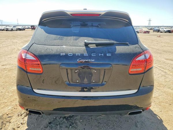 2014 PORSCHE CAYENNE