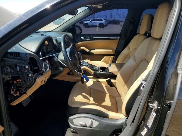 2014 PORSCHE CAYENNE
