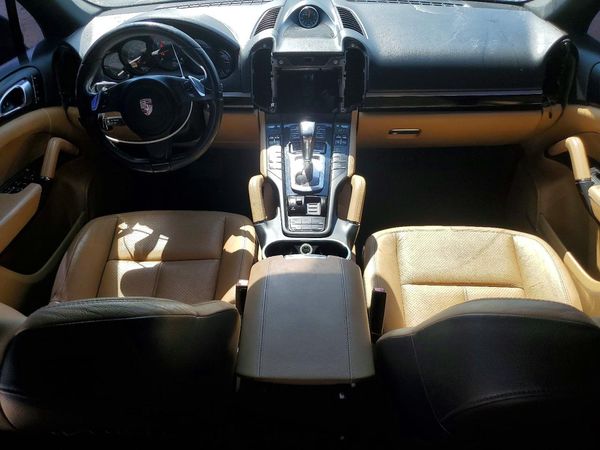 2014 PORSCHE CAYENNE