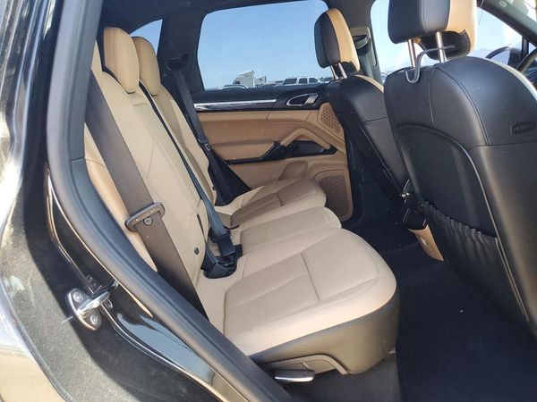 2014 PORSCHE CAYENNE