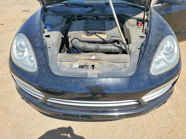 2014 PORSCHE CAYENNE