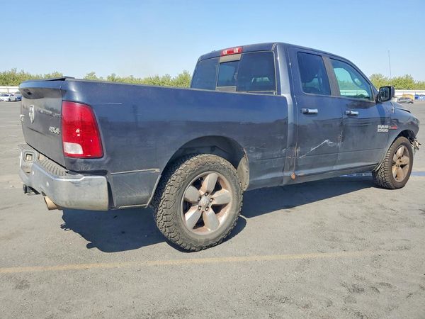 2016 RAM 1500 SLT