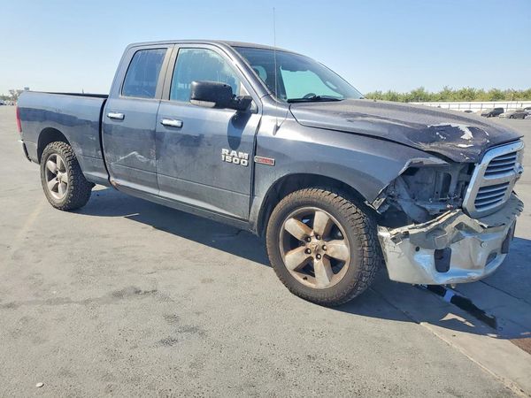 2016 RAM 1500 SLT